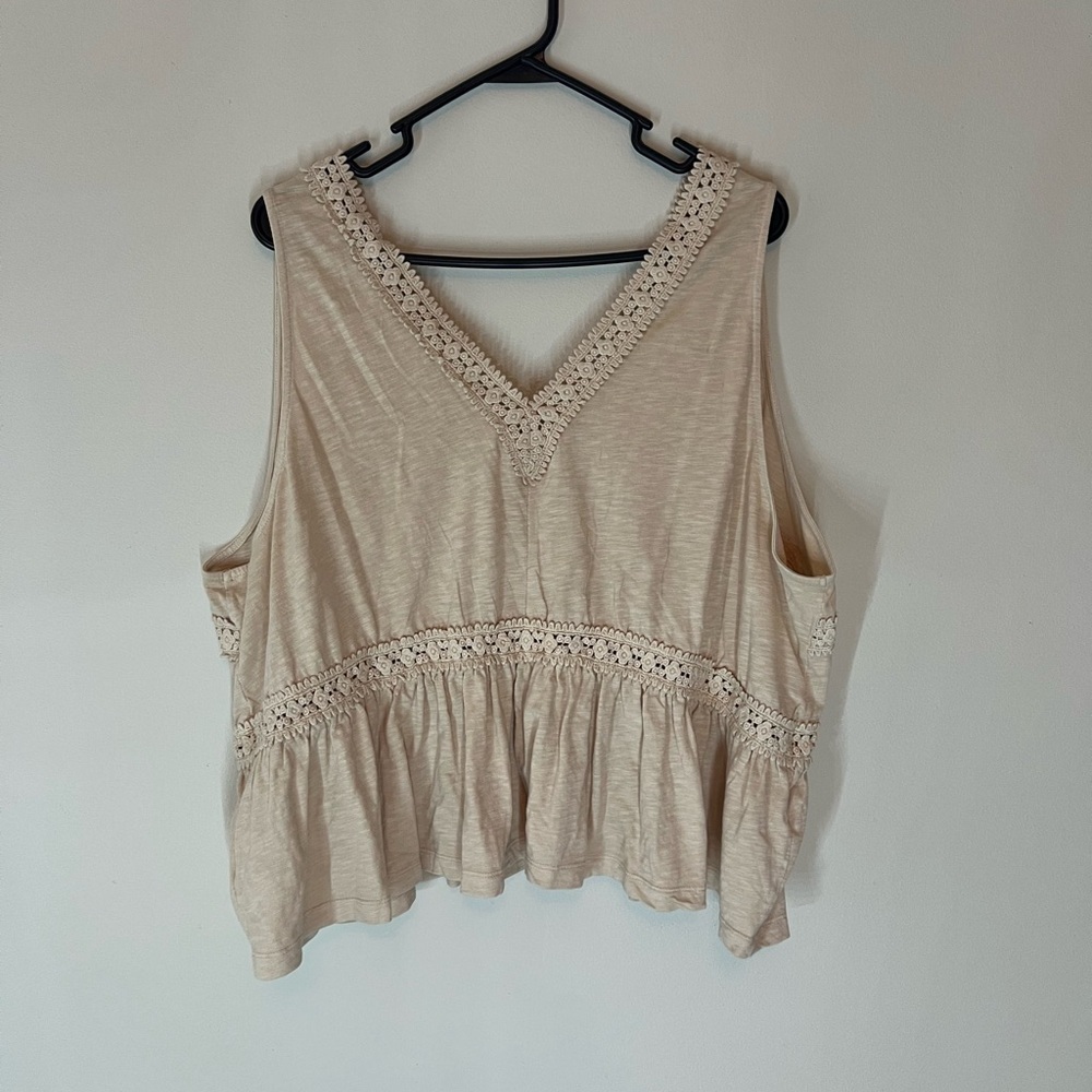 Aerie Detailed Tank - Picture 3 of 3